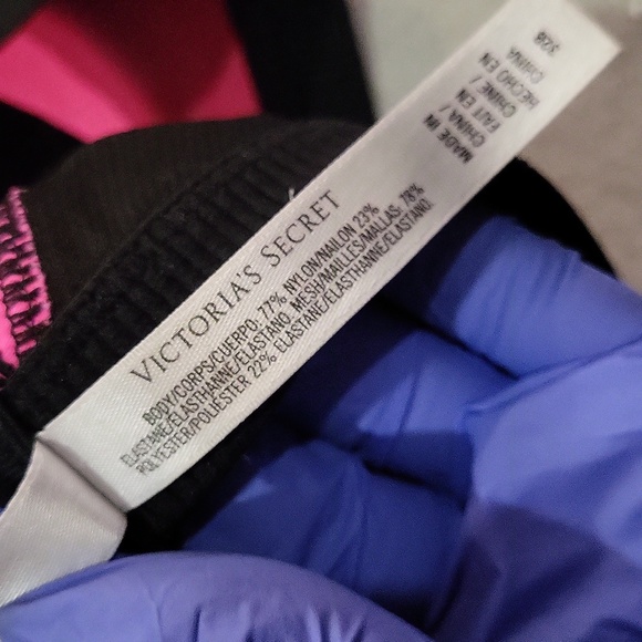 Victoria's Secret Short Bra - Picture 9 of 11